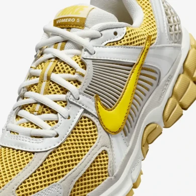 Жіночі кросівки Nike W Air Zoom Vomero 5 (HJ9607-700)