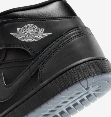 Кроссовки мужские Air Jordan 1 Mid SE (HV5177-010), EUR 42,5