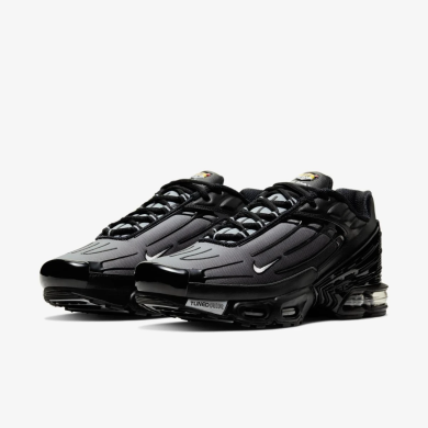 Кроссовки мужские Nike Air Max Plus 3 (CJ9684-002), EUR 39