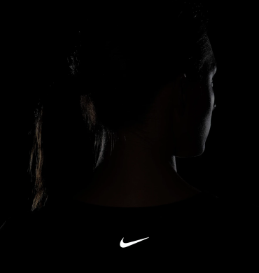 Топ жіночий Nike One Fitted Dri-FIT (FN2804-010), L
