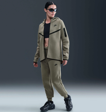 Толстовка женская Nike NSW Windrunner Tech Fleece (HV6747-320), XS